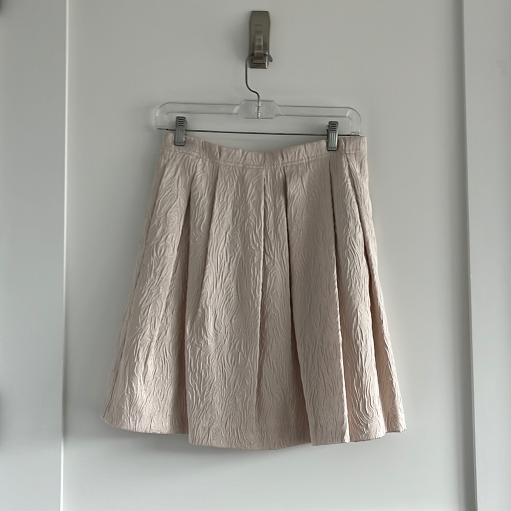 Cute pastel skirt with POCKETS!